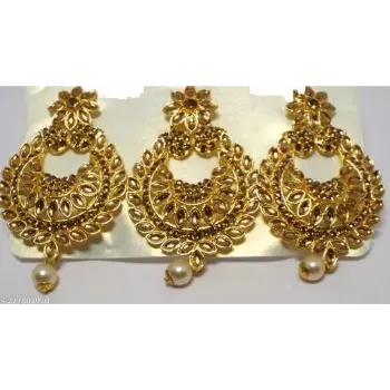 Attractive white Gold Earring 